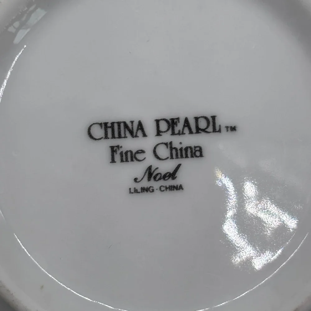 China Pearl Holly Berry Christmas Creamer Sugar Salt Pepper Set White Holiday